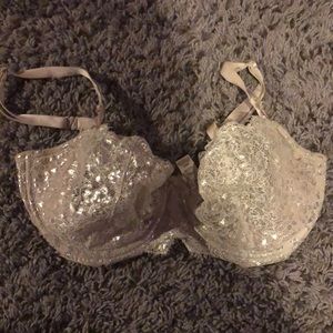 2 lacy Victoria’s Secret bras